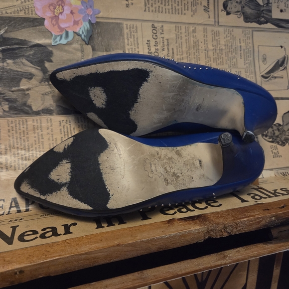 Vintage Blue Studded Heels, Size 6 - Picture 4 of 8